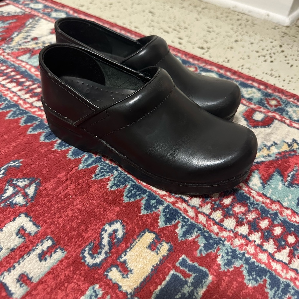 Women’s danskos size 37